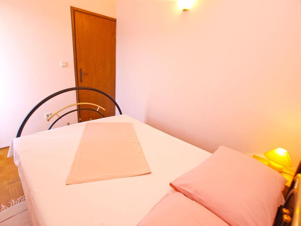 Apartments Dubravka 1315 Върсар Екстериор снимка