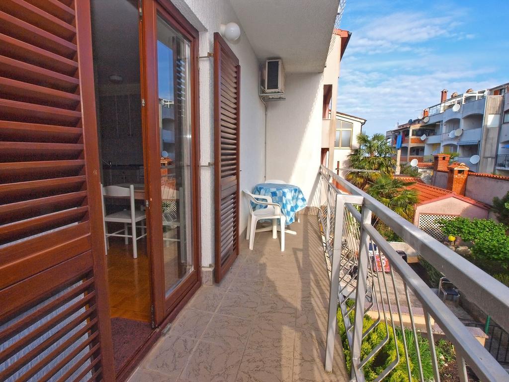 Apartments Dubravka 1315 Върсар Екстериор снимка