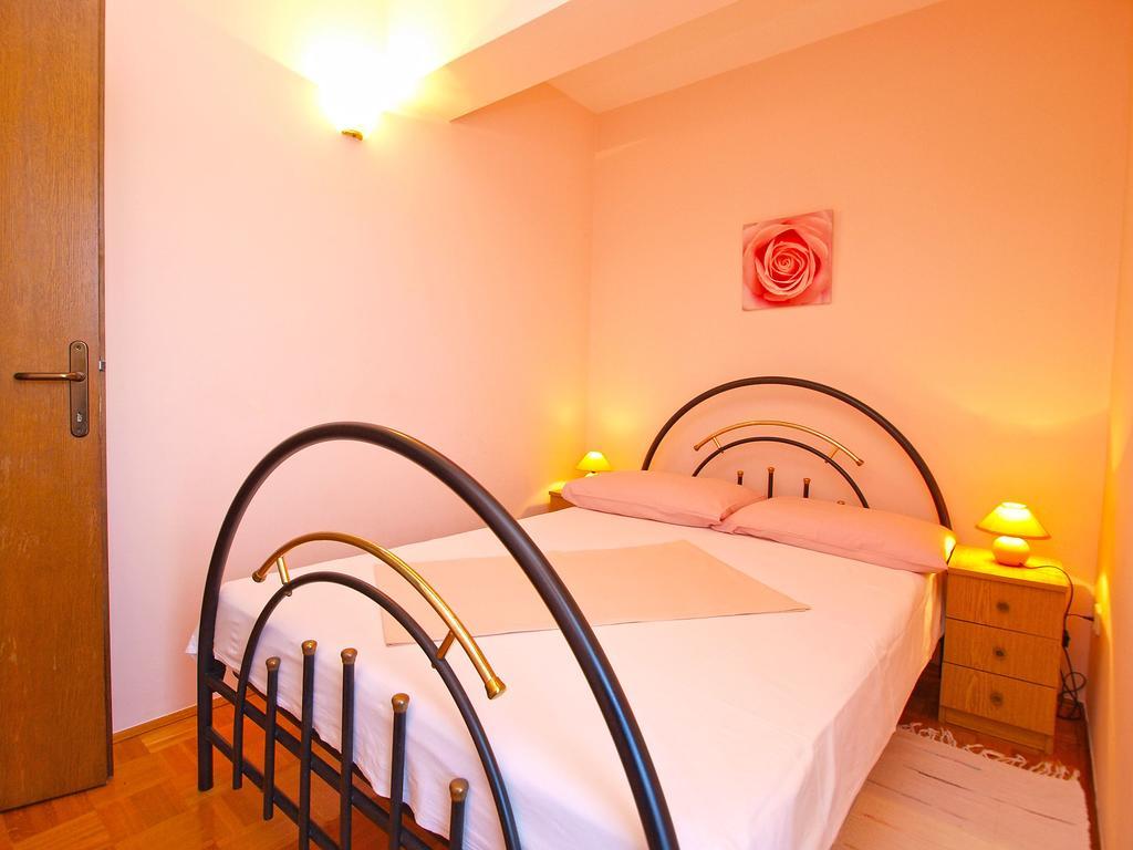 Apartments Dubravka 1315 Върсар Екстериор снимка