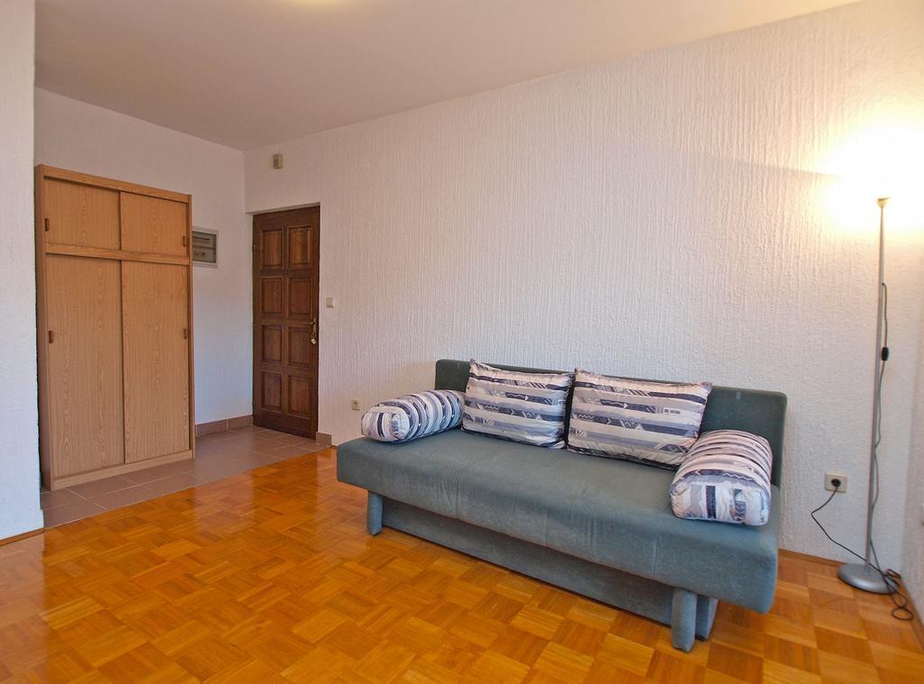 Apartments Dubravka 1315 Върсар Екстериор снимка