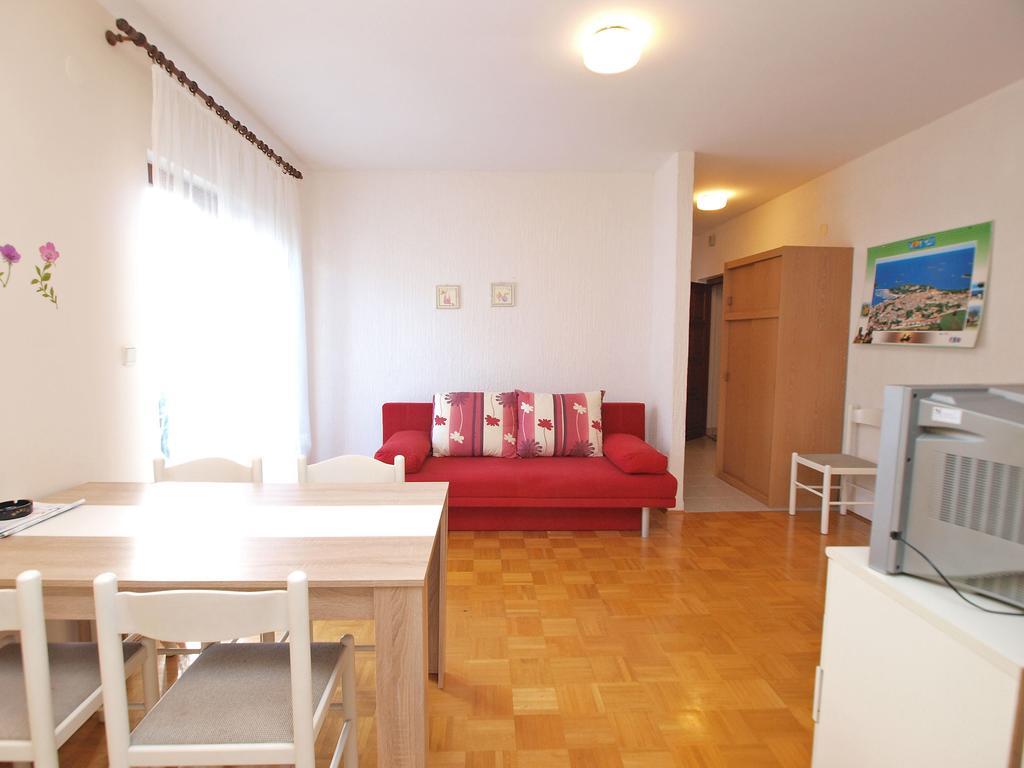 Apartments Dubravka 1315 Върсар Екстериор снимка