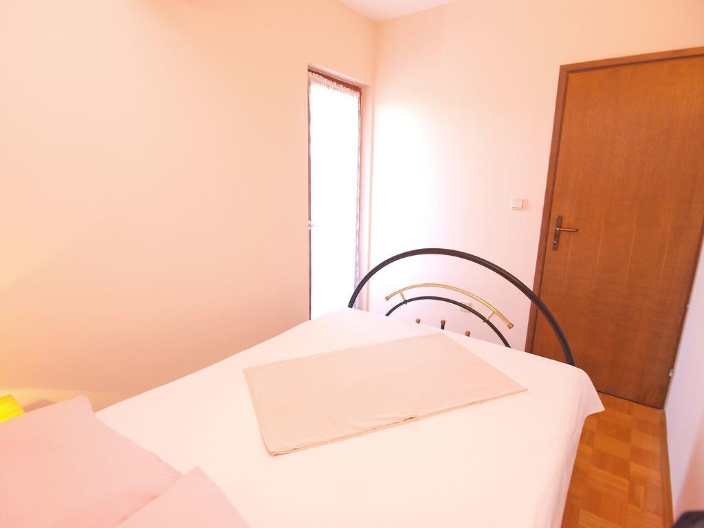 Apartments Dubravka 1315 Върсар Екстериор снимка