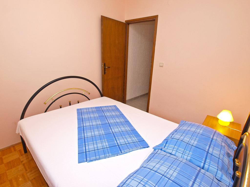 Apartments Dubravka 1315 Върсар Екстериор снимка